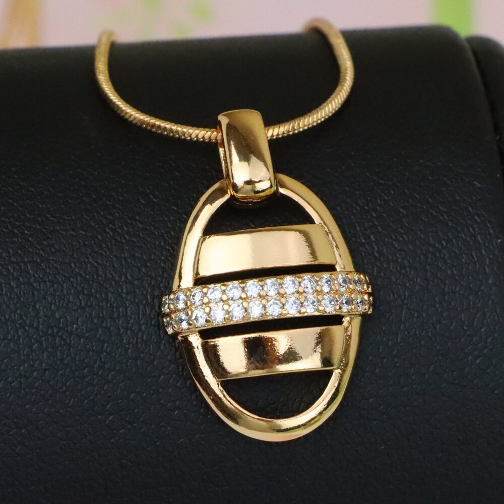"Rose Gold Oval Pendant with Crystal Accent Stripe – Elegant Design, XPPT1296